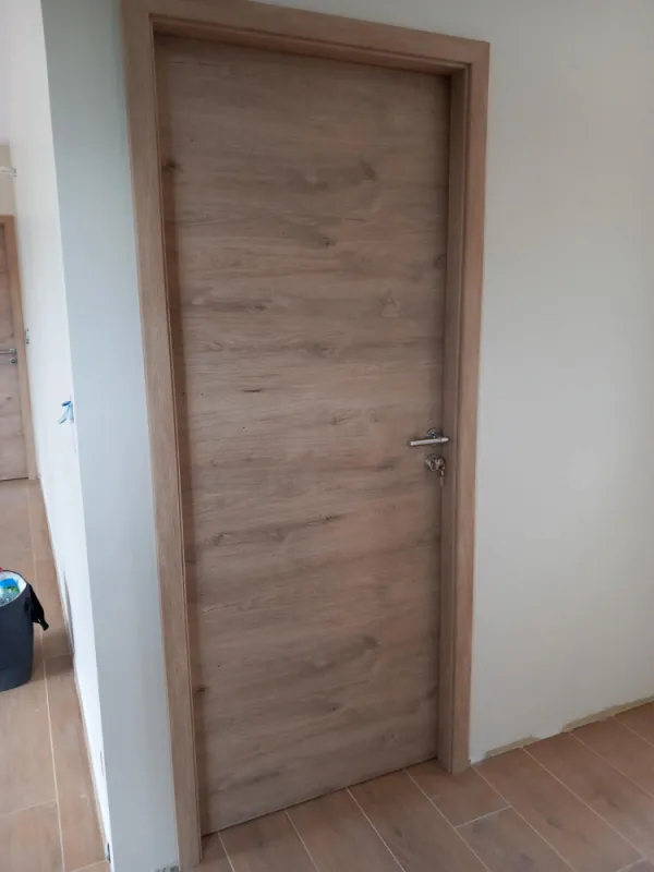 Fourniture et Pose de porte intérieure ou simplement la pose si vous disposez deja de vos portes d'interieur, Bastia, MP MENUISERIE